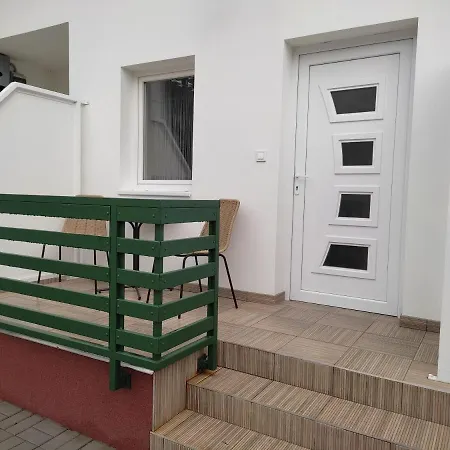 Bamboo Apartment *